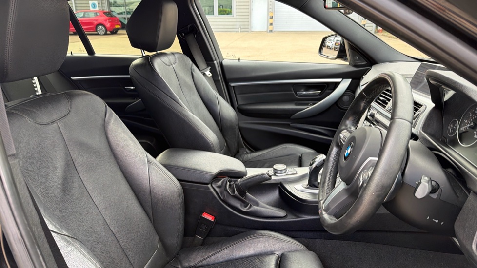 BMW 3 Series 320d M Sport Shadow Edition 4dr Step Auto Diesel Saloon - Image 11
