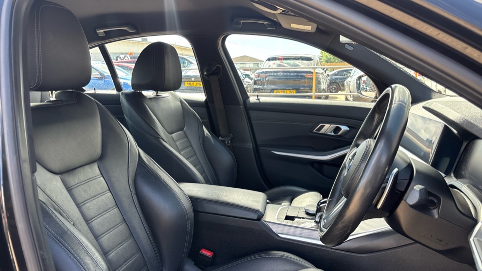 BMW 3 Series 320i M Sport 4dr Step Auto Petrol Saloon - Image 11