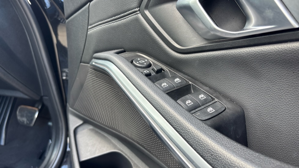 BMW 3 Series 320i M Sport 4dr Step Auto Petrol Saloon - Image 34