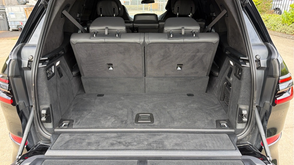 BMW X7 xDrive M60i 5dr Step Auto Petrol Estate - Image 13