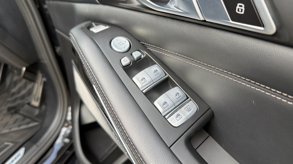 BMW X7 xDrive M60i 5dr Step Auto Petrol Estate - Image 36