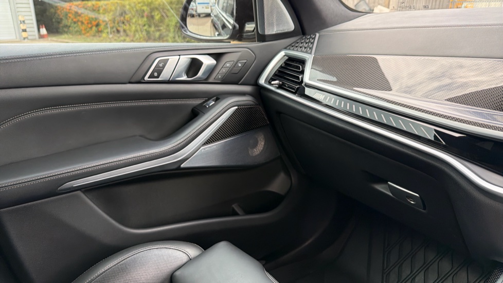 BMW X7 xDrive M60i 5dr Step Auto Petrol Estate - Image 53