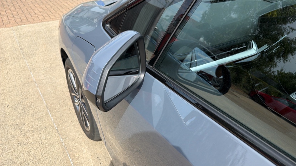 BMW 2 Series 225e xDrive M Sport 5dr DCT Hatchback - Image 28