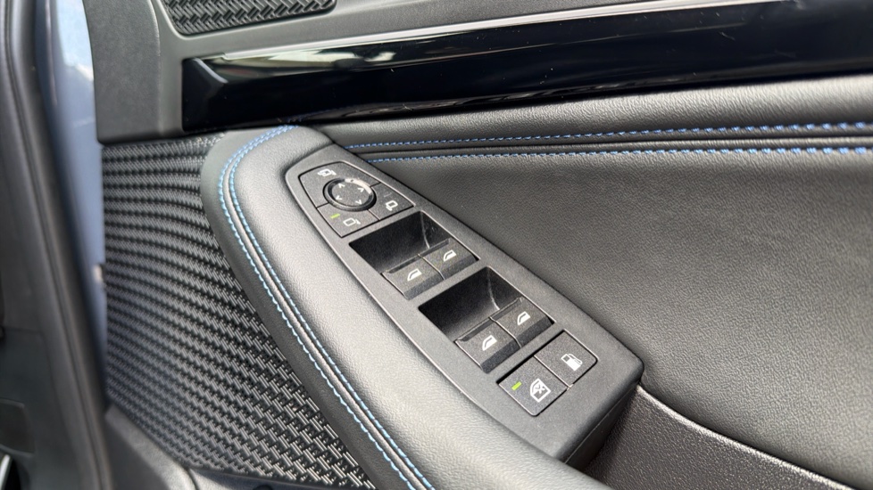 BMW 2 Series 225e xDrive M Sport 5dr DCT Hatchback - Image 37