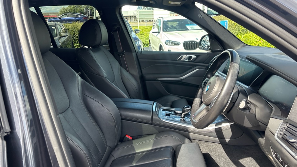 BMW X5 xDrive M50i 5dr Auto Petrol Estate - Image 11