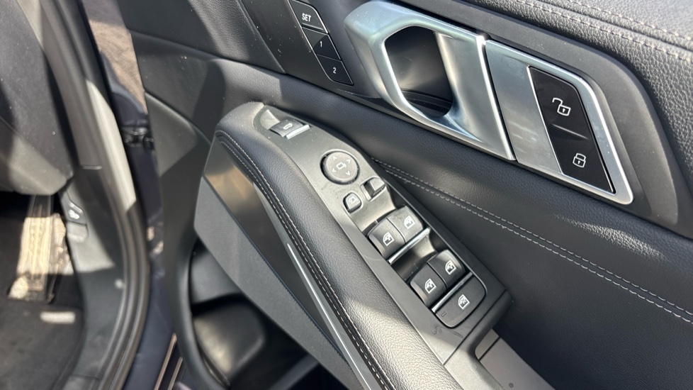 BMW X5 xDrive M50i 5dr Auto Petrol Estate - Image 37
