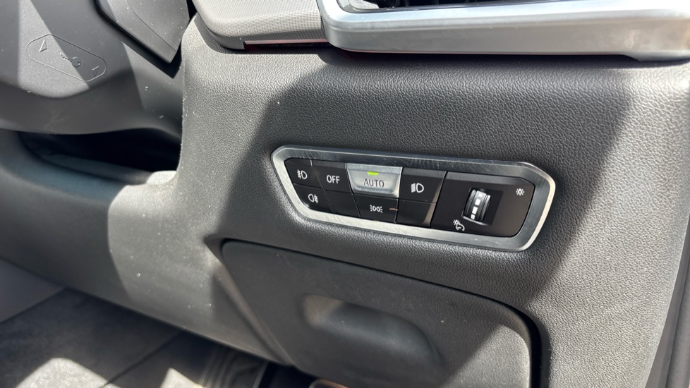BMW X5 xDrive M50i 5dr Auto Petrol Estate - Image 38