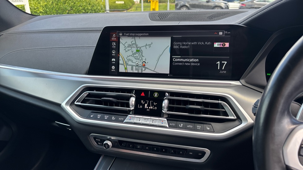 BMW X5 xDrive M50i 5dr Auto Petrol Estate - Image 42