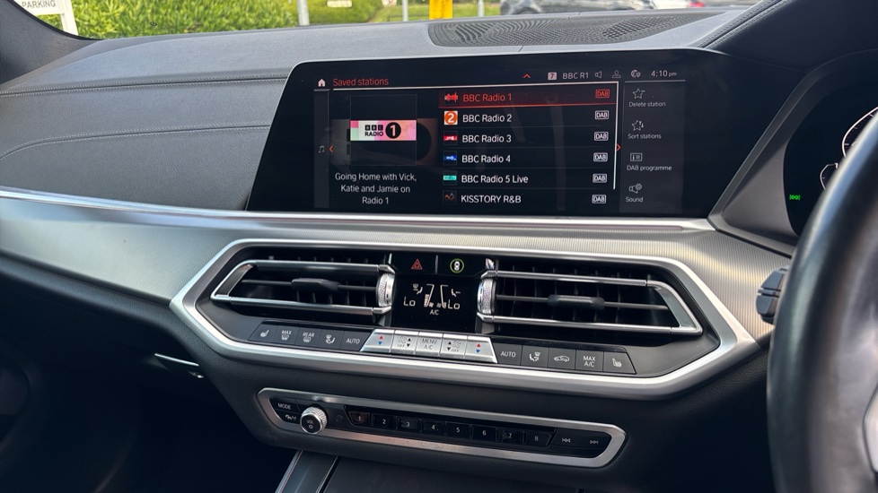BMW X5 xDrive M50i 5dr Auto Petrol Estate - Image 45