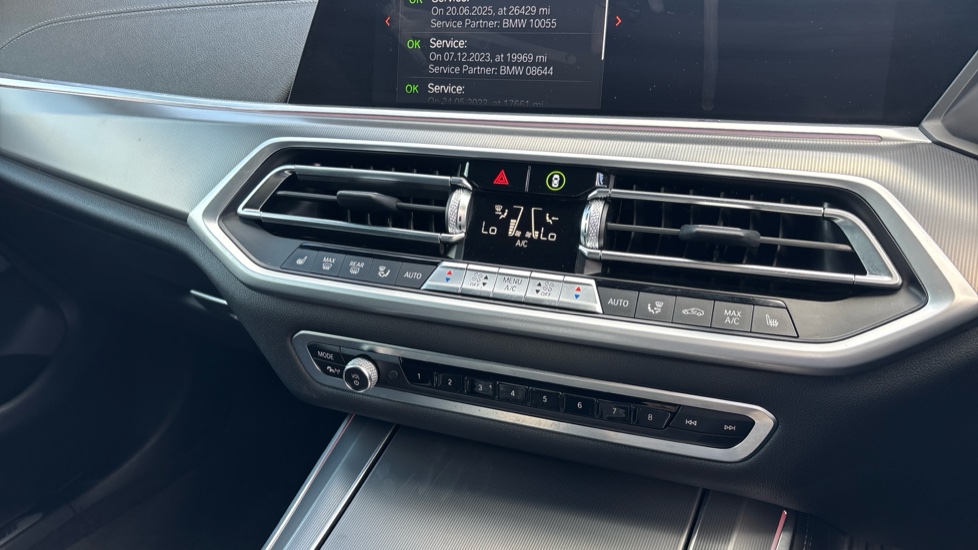 BMW X5 xDrive M50i 5dr Auto Petrol Estate - Image 50