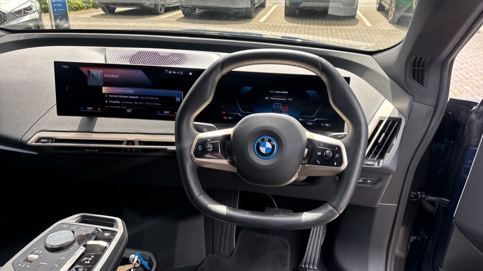 BMW iX 240kW xDrive40 M Sport 76.6kWh 5dr Auto Electric Estate - Image 5