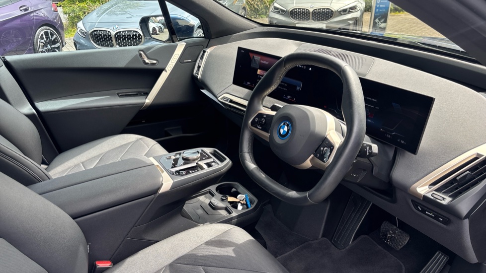 BMW iX 240kW xDrive40 M Sport 76.6kWh 5dr Auto Electric Estate - Image 6