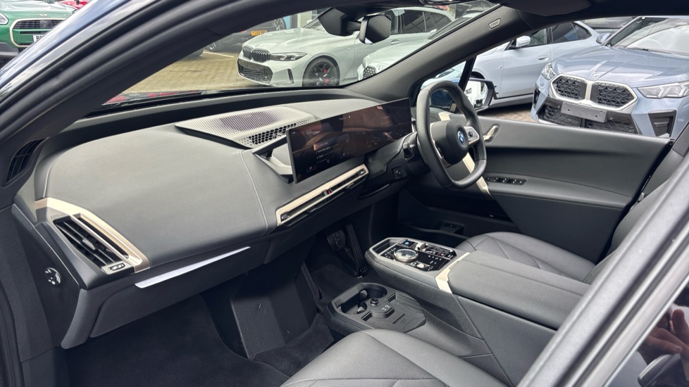 BMW iX 240kW xDrive40 M Sport 76.6kWh 5dr Auto Electric Estate - Image 7