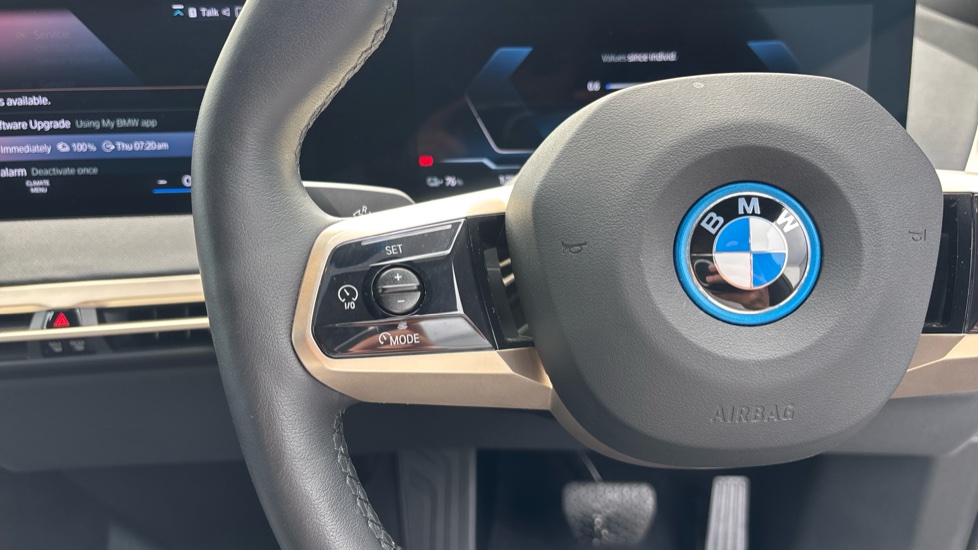 BMW iX 240kW xDrive40 M Sport 76.6kWh 5dr Auto Electric Estate - Image 17