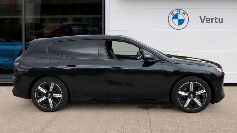 BMW iX 240kW xDrive40 M Sport 76.6kWh 5dr Auto Electric Estate - Image 3