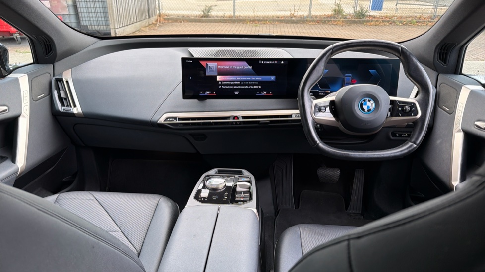 BMW iX 240kW xDrive40 M Sport 76.6kWh 5dr Auto Electric Estate - Image 4