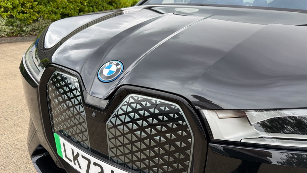 BMW iX 240kW xDrive40 M Sport 76.6kWh 5dr Auto Electric Estate - Image 24