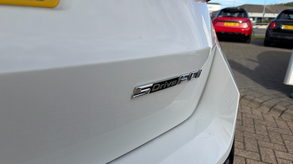 BMW X1 sDrive 20i MHT M Sport 5dr Step Auto Petrol Estate - Image 31