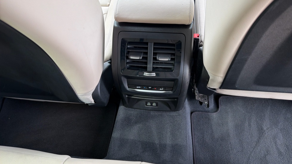 BMW X3 xDrive20d M Sport 5dr Step Auto Diesel Estate - Image 33