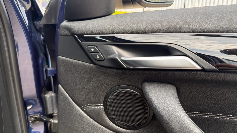 BMW X1 xDrive 20i xLine 5dr Step Auto Petrol Estate - Image 34