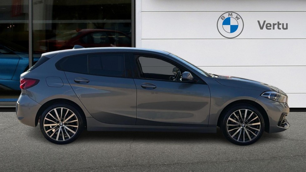 BMW 1 Series 118i [136] Sport 5dr [Live Cockpit Professional] Petrol Hatchback - Image 3