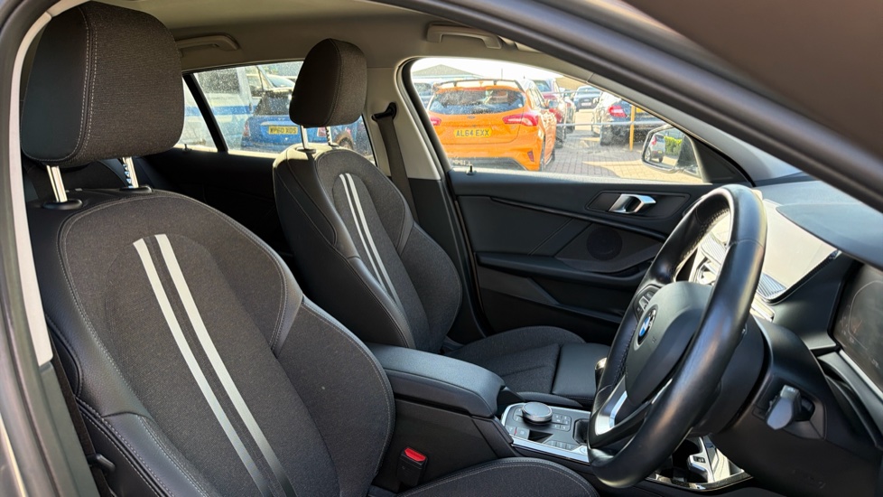 BMW 1 Series 118i [136] Sport 5dr [Live Cockpit Professional] Petrol Hatchback - Image 11