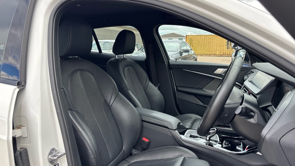 BMW 1 Series 118i M Sport 5dr Step Auto Petrol Hatchback - Image 11