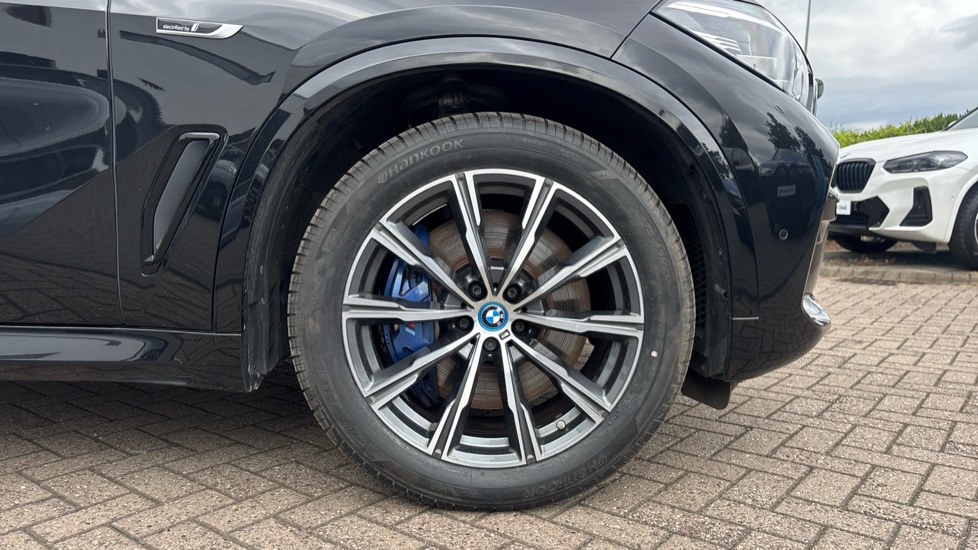 BMW X5 xDrive45e M Sport 5dr Auto Estate - Image 14