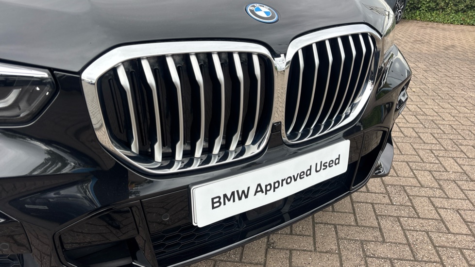 BMW X5 xDrive45e M Sport 5dr Auto Estate - Image 24