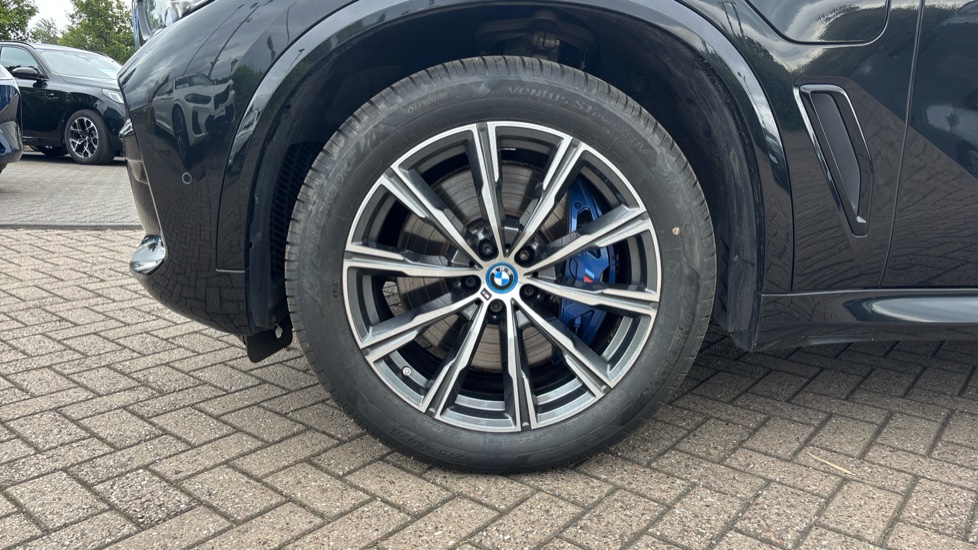 BMW X5 xDrive45e M Sport 5dr Auto Estate - Image 25