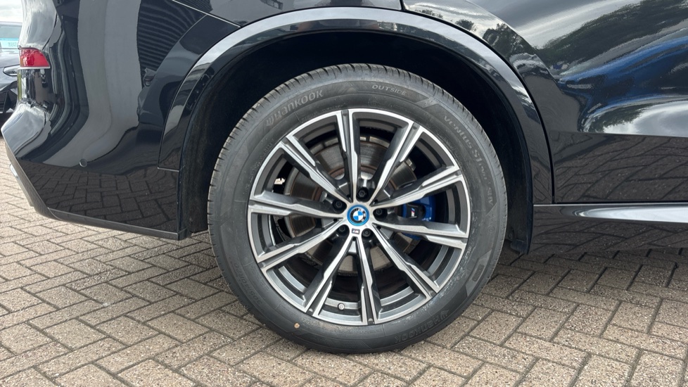 BMW X5 xDrive45e M Sport 5dr Auto Estate - Image 31