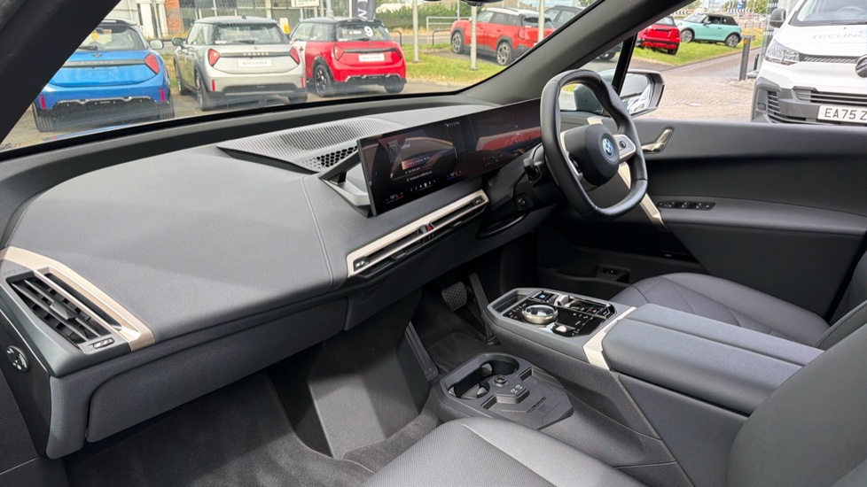 BMW iX 240kW xDrive40 M Sport 76.6kWh 5dr Auto Electric Estate - Image 7