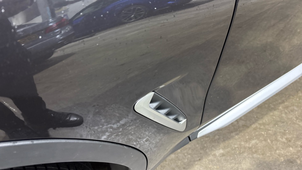 BMW X3 xDrive20i xLine 5dr Step Auto Petrol Estate - Image 31