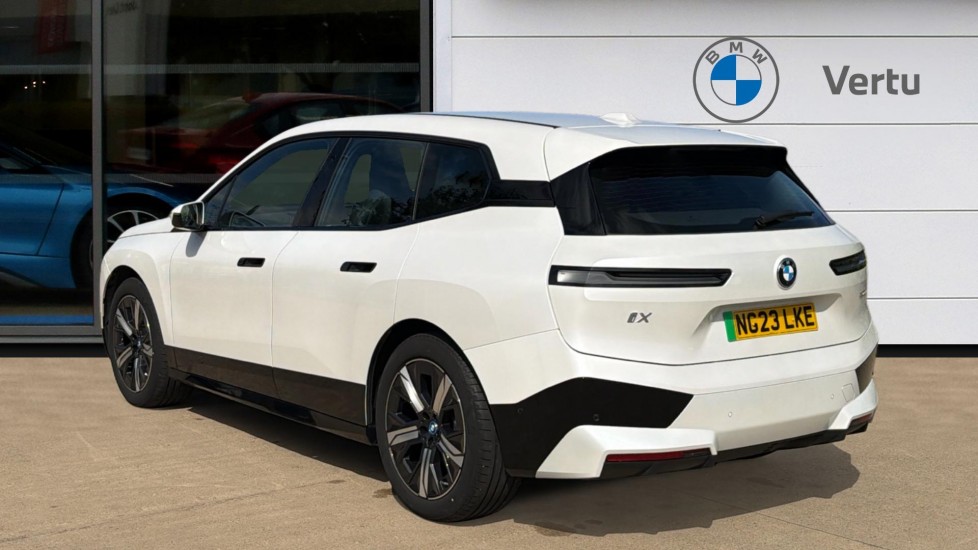 BMW iX 240kW xDrive40 M Sport 76.6kWh 5dr Auto Electric Estate - Image 2
