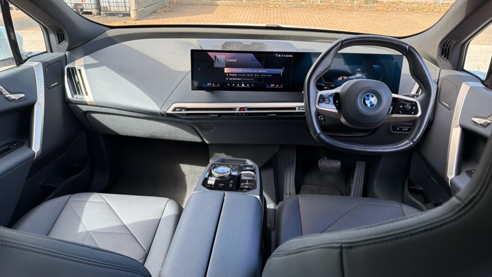 BMW iX 240kW xDrive40 M Sport 76.6kWh 5dr Auto Electric Estate - Image 4