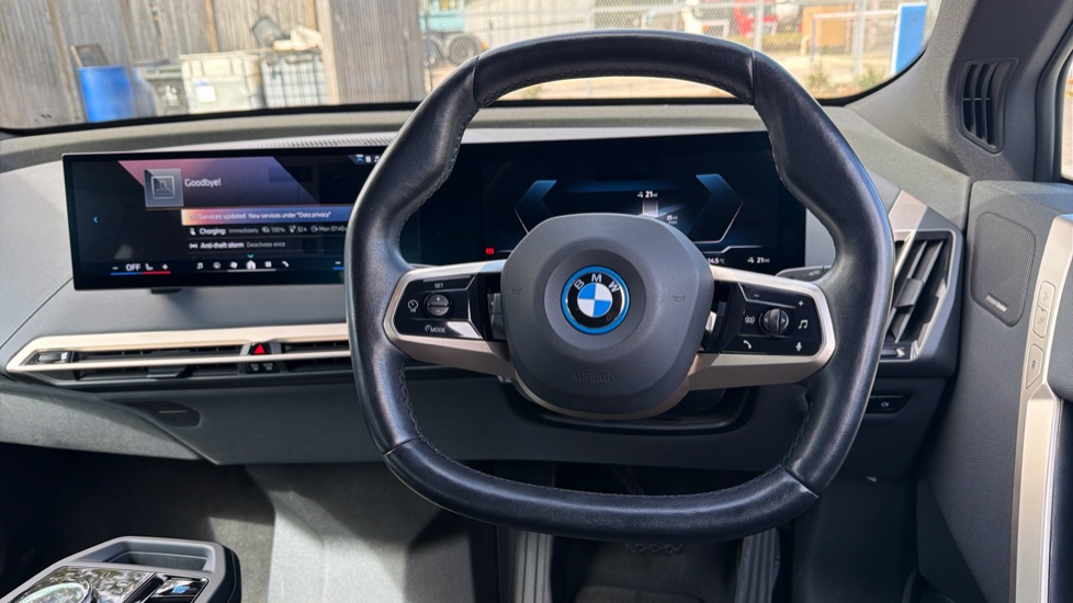 BMW iX 240kW xDrive40 M Sport 76.6kWh 5dr Auto Electric Estate - Image 5
