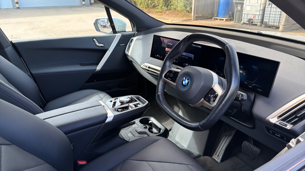 BMW iX 240kW xDrive40 M Sport 76.6kWh 5dr Auto Electric Estate - Image 6