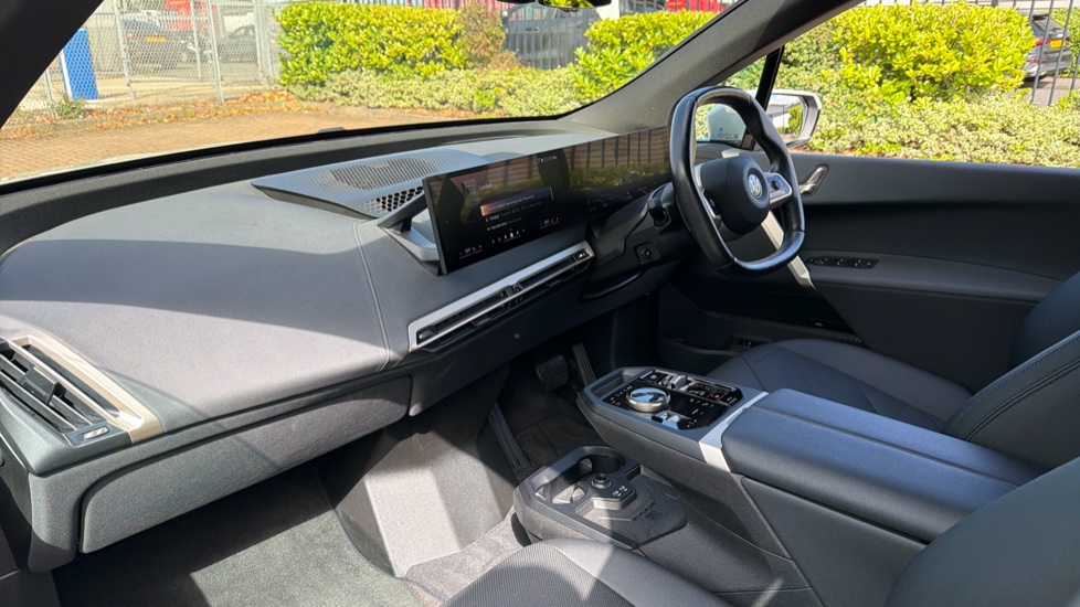 BMW iX 240kW xDrive40 M Sport 76.6kWh 5dr Auto Electric Estate - Image 7