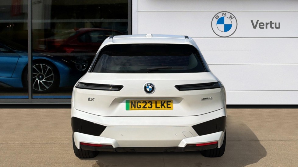 BMW iX 240kW xDrive40 M Sport 76.6kWh 5dr Auto Electric Estate - Image 15