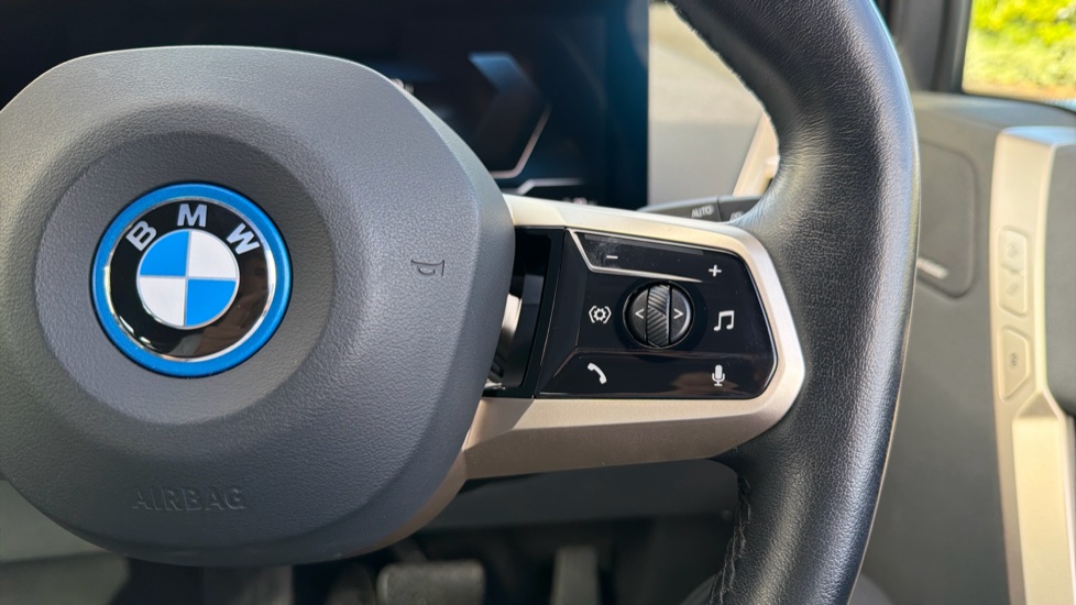 BMW iX 240kW xDrive40 M Sport 76.6kWh 5dr Auto Electric Estate - Image 18