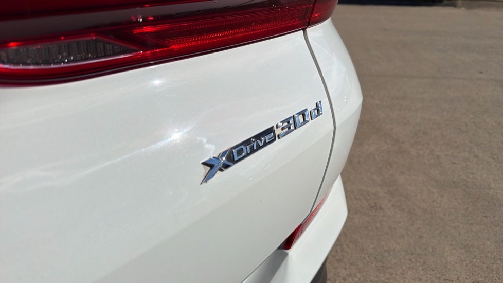 BMW X6 xDrive30d M Sport 5dr Step Auto Diesel Estate - Image 31