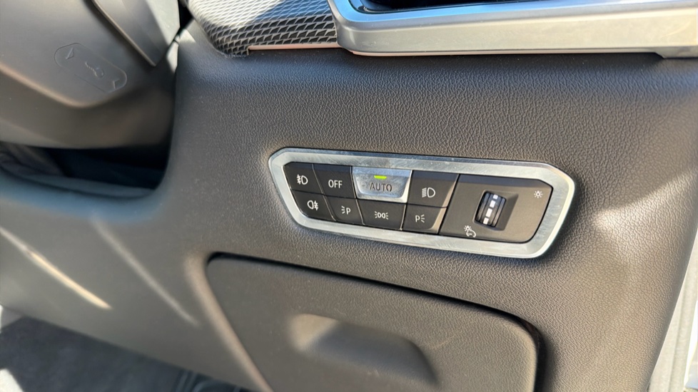BMW X6 xDrive30d M Sport 5dr Step Auto Diesel Estate - Image 37