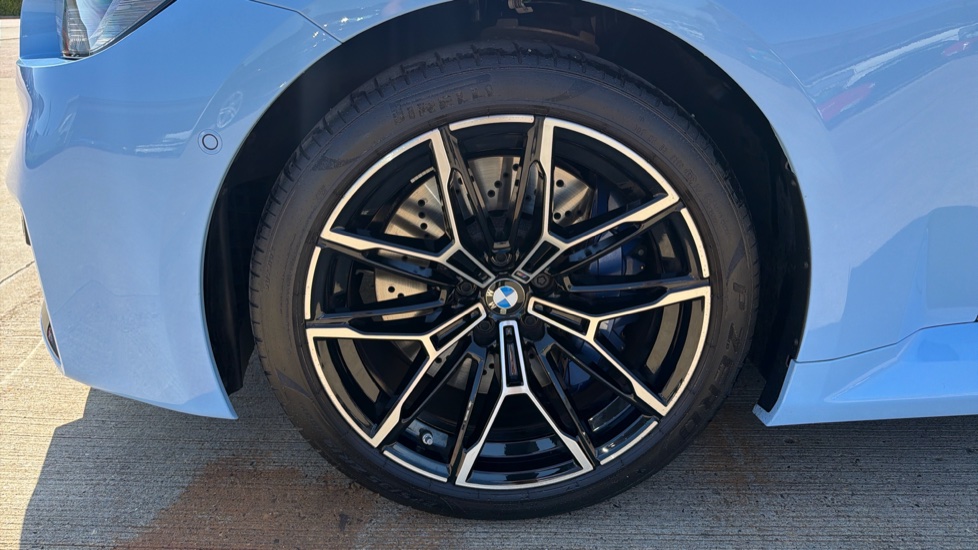 BMW M2 2dr Petrol Coupe - Image 27