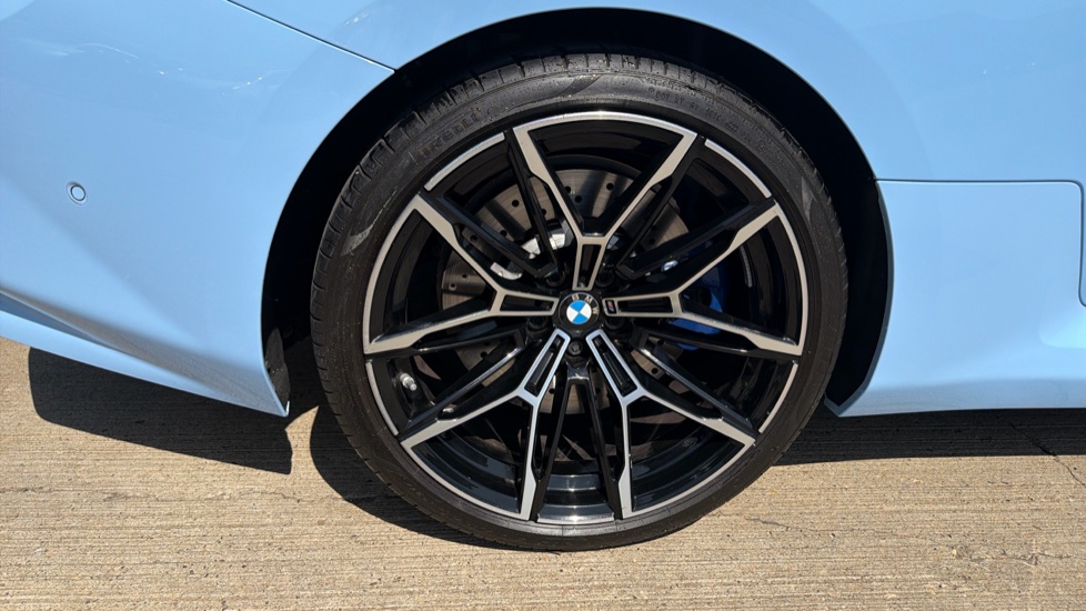BMW M2 2dr Petrol Coupe - Image 33