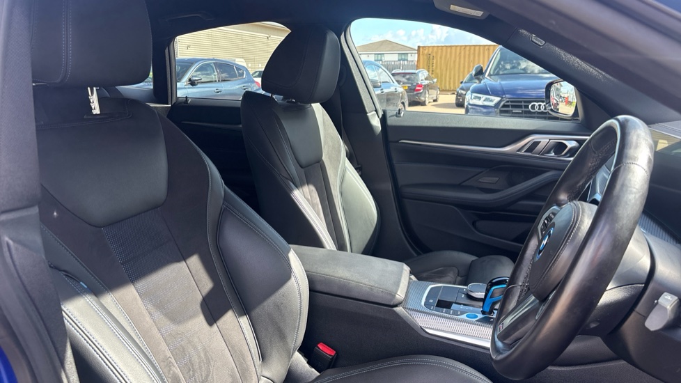BMW i4 250kW eDrive40 M Sport 83.9kWh 5dr Auto Electric Hatchback - Image 11