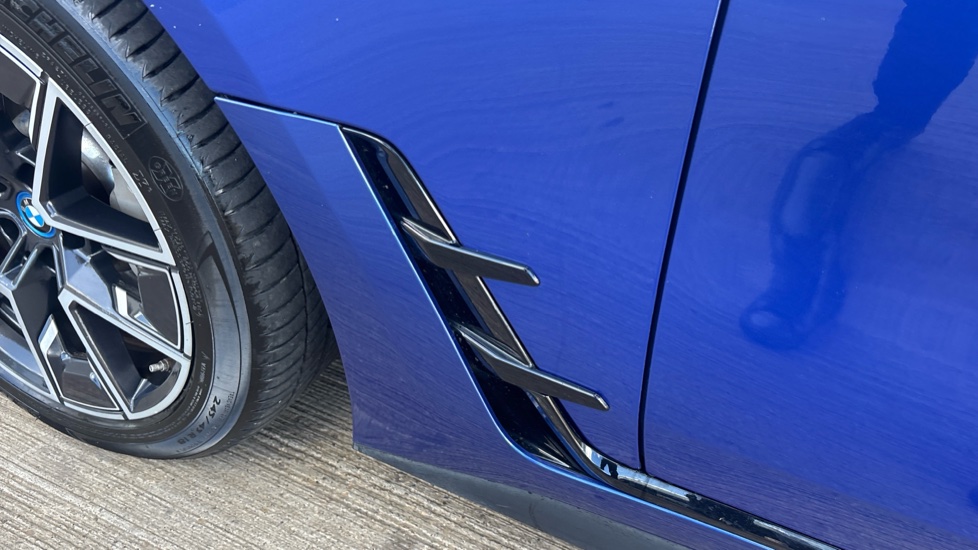 BMW i4 250kW eDrive40 M Sport 83.9kWh 5dr Auto Electric Hatchback - Image 32
