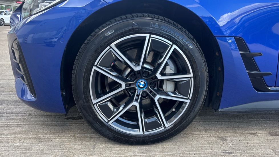 BMW i4 250kW eDrive40 M Sport 83.9kWh 5dr Auto Electric Hatchback - Image 33