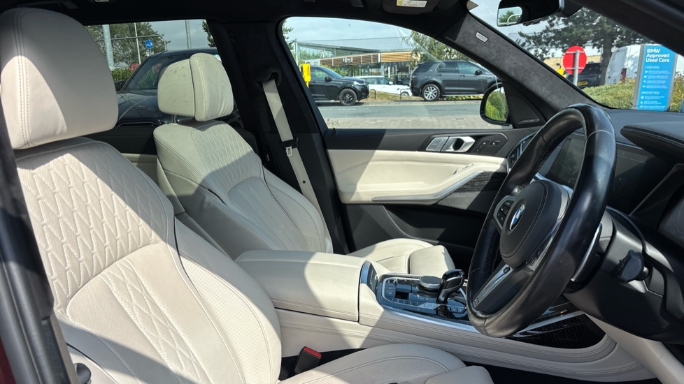 BMW X7 xDrive40d MHT M Sport 5dr Step Auto [6 Seat] Diesel Estate - Image 11