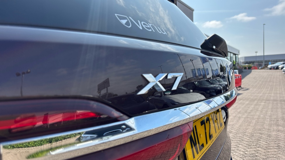 BMW X7 xDrive40d MHT M Sport 5dr Step Auto [6 Seat] Diesel Estate - Image 31
