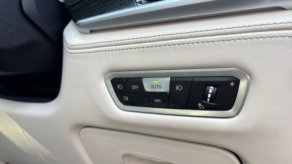 BMW X7 xDrive40d MHT M Sport 5dr Step Auto [6 Seat] Diesel Estate - Image 38